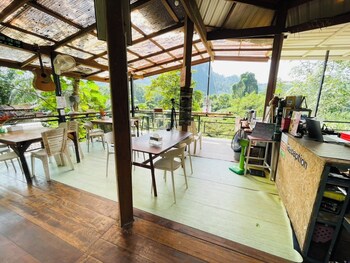 Amornkeeree Khao Sok Camping,,2 star