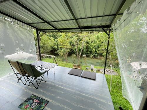 amornkeeree khao sok camping