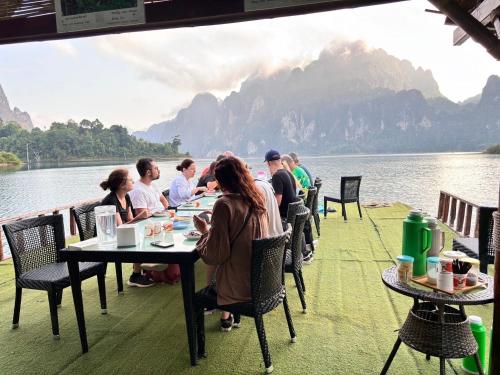 amornkeeree khao sok camping