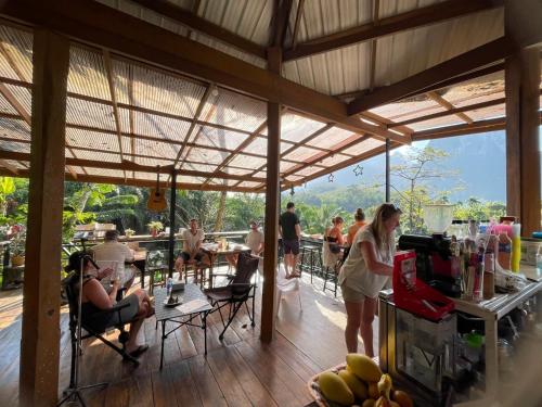 amornkeeree khao sok camping