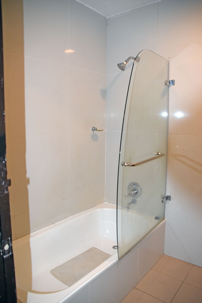 grand melanesian hotel