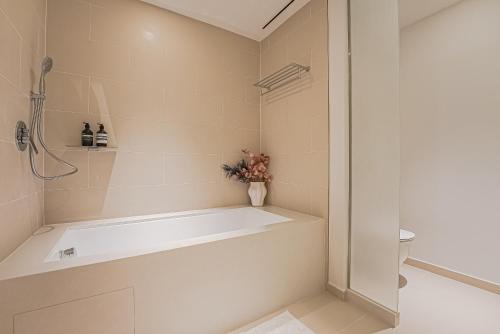 modern 2br highfloor haven vida marina