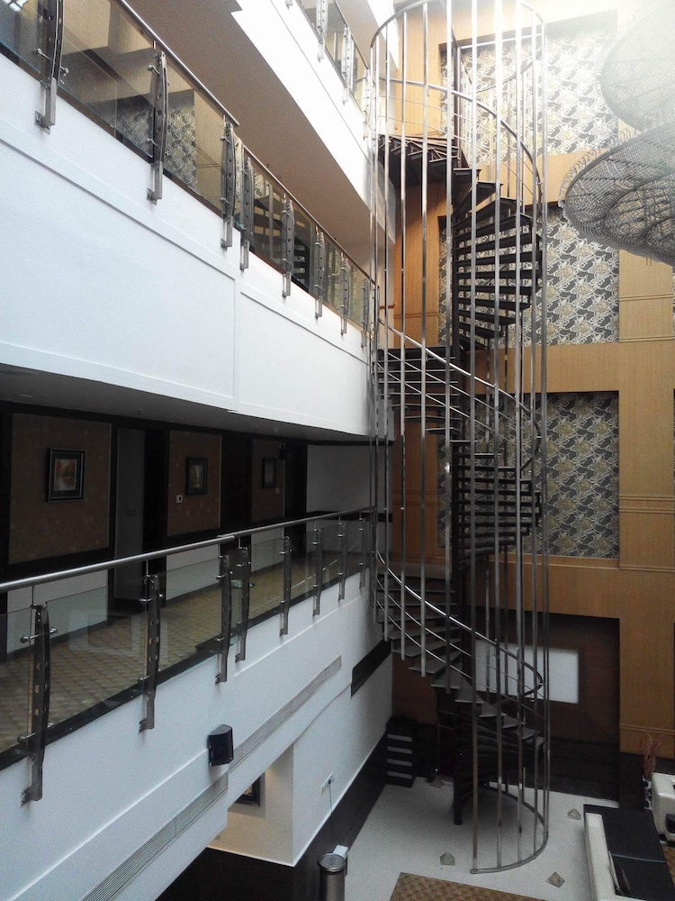 hotel pitrashish pride delhi igi airport