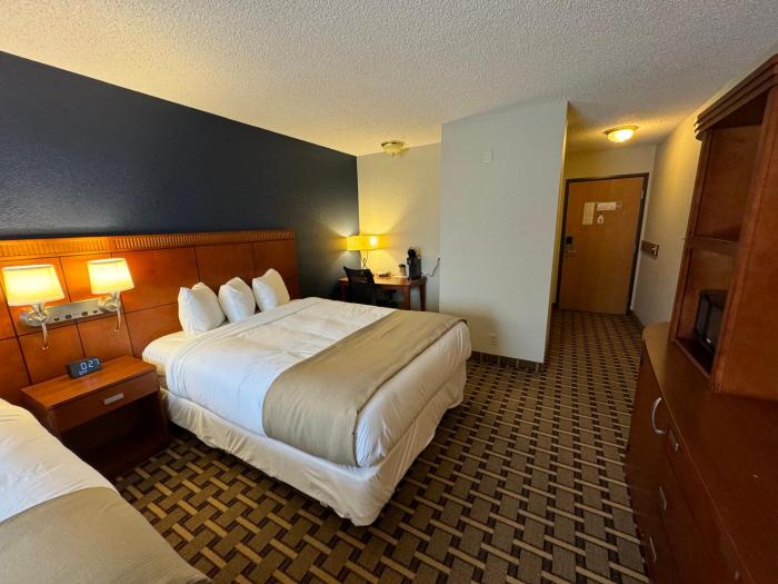 crossroads hotel