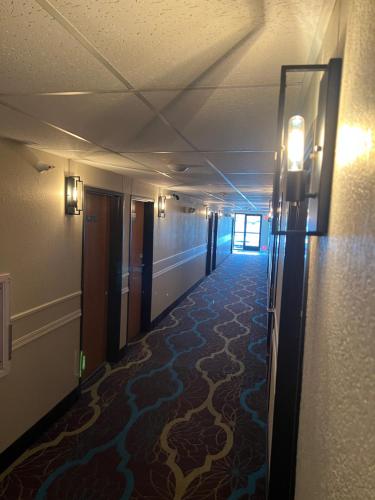 crossroads hotel