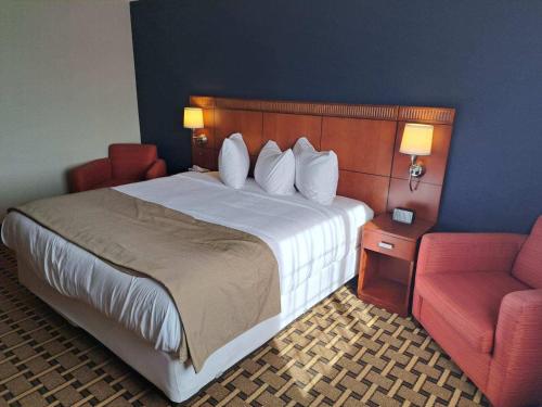 crossroads hotel
