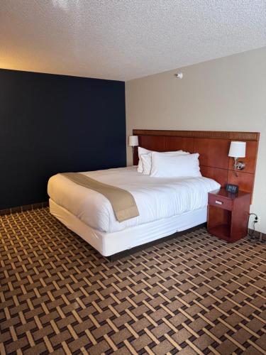 crossroads hotel