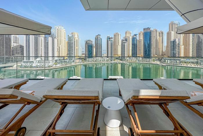 new luxe 3br vida marina great views