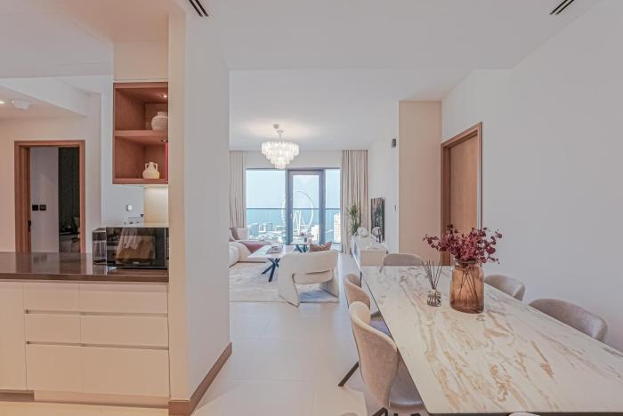 new luxe 3br vida marina great views