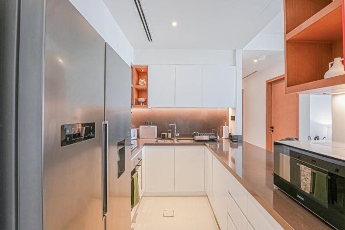 new luxe 3br vida marina great views