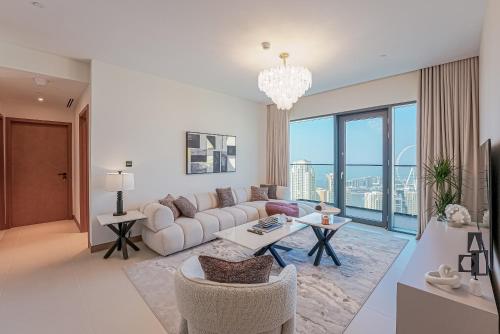 new luxe 3br vida marina great views