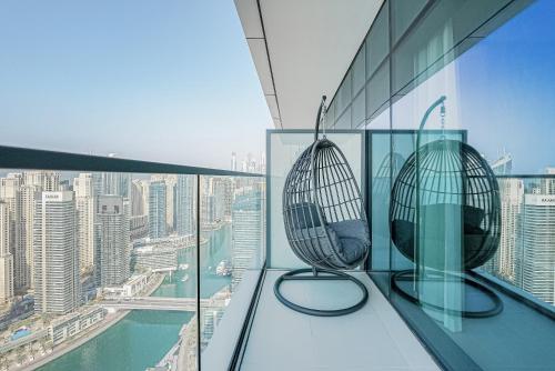 new luxe 3br vida marina great views