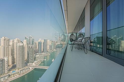 new luxe 3br vida marina great views