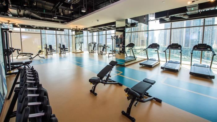 luxe living spacious 2br marina gate