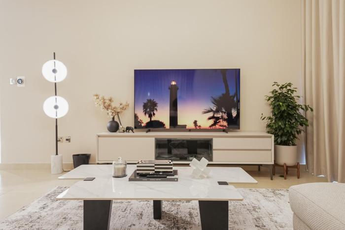 luxe living spacious 2br marina gate