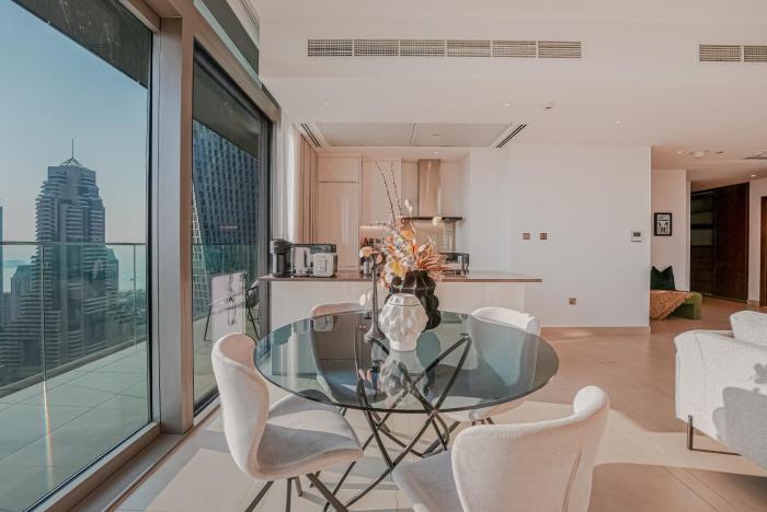 luxe living spacious 2br marina gate