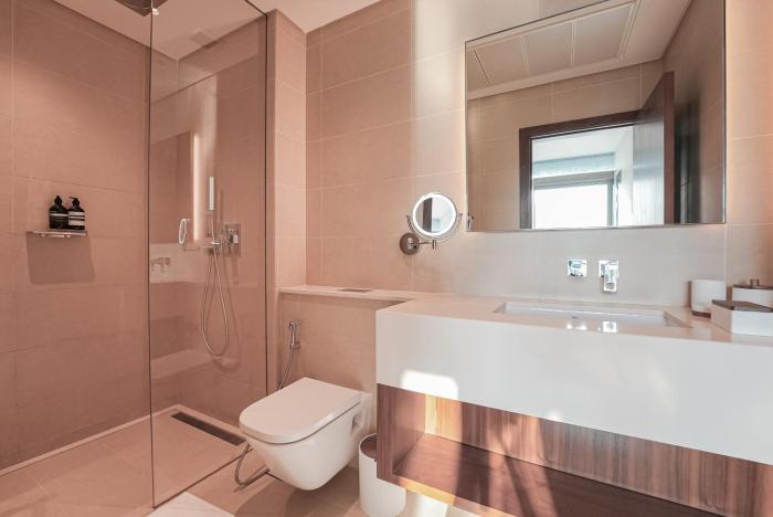 luxe living spacious 2br marina gate