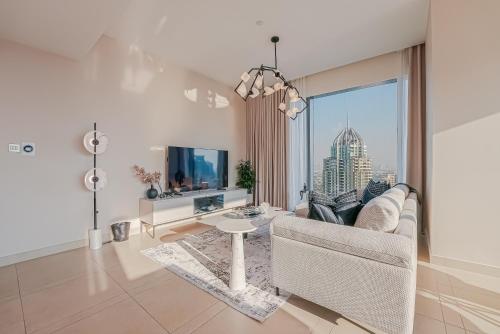 luxe living spacious 2br marina gate