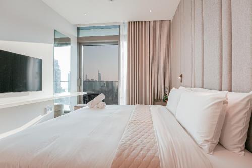 luxe living spacious 2br marina gate