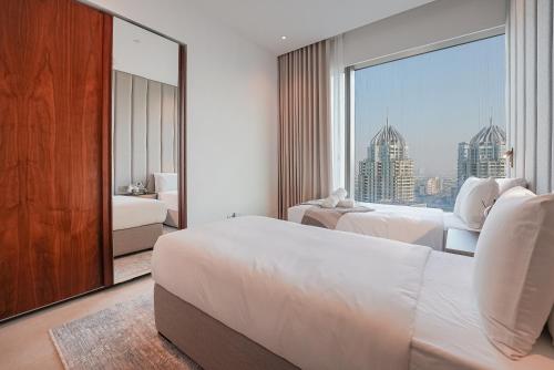 luxe living spacious 2br marina gate