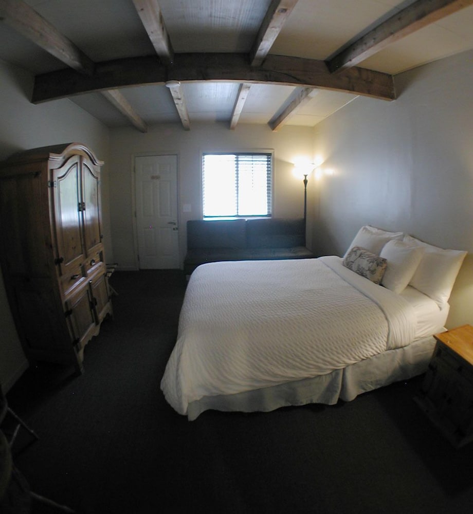 lucia lodge