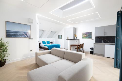 Luxurious London Studios,,3 star