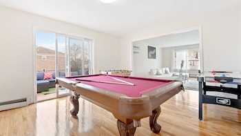 Modern Luxury Home W Gameroom & Parking,80 Woodlawn Ave,3 star