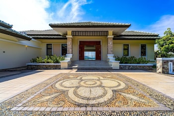 luxury mansion on golf course bmg5