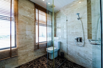 luxury mansion on golf course bmg5