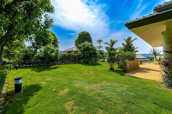 luxury mansion on golf course bmg5