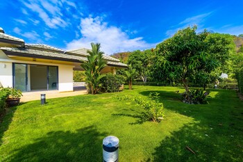 luxury mansion on golf course bmg5