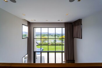 luxury mansion on golf course bmg5