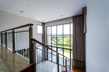 luxury mansion on golf course bmg5