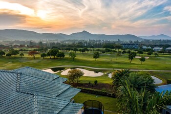 luxury mansion on golf course bmg5