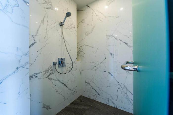 luxury mansion on golf course bmg5