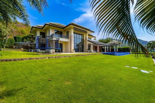luxury mansion on golf course bmg5