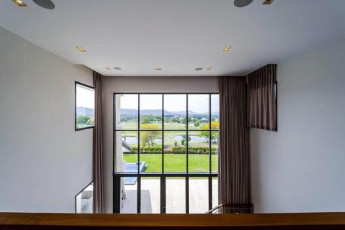 luxury mansion on golf course bmg5