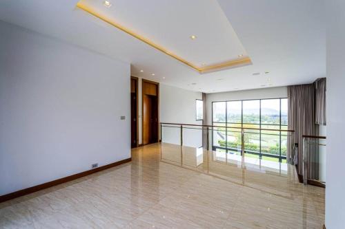 luxury mansion on golf course bmg5