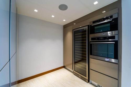 luxury mansion on golf course bmg5