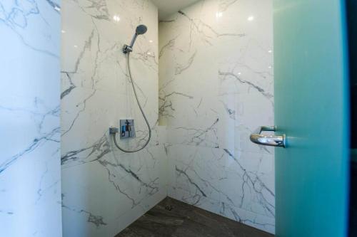 luxury mansion on golf course bmg5