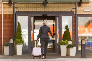 holiday inn express london luton airport by ihg