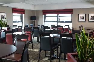 holiday inn express london luton airport by ihg