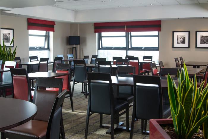 holiday inn express london luton airport by ihg