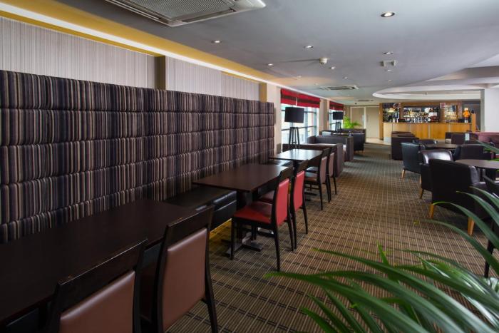 holiday inn express london luton airport by ihg