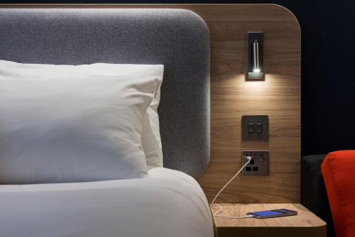 holiday inn express london luton airport by ihg