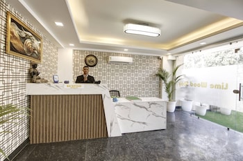 lime wood stay near huda city centre