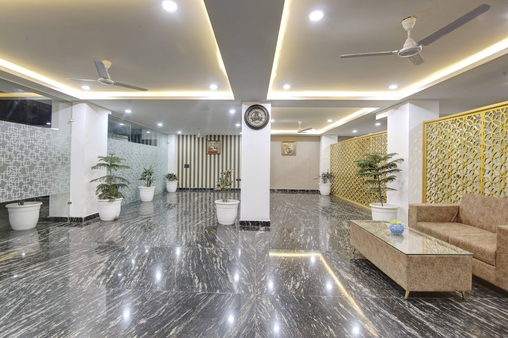 lime wood stay near huda city centre