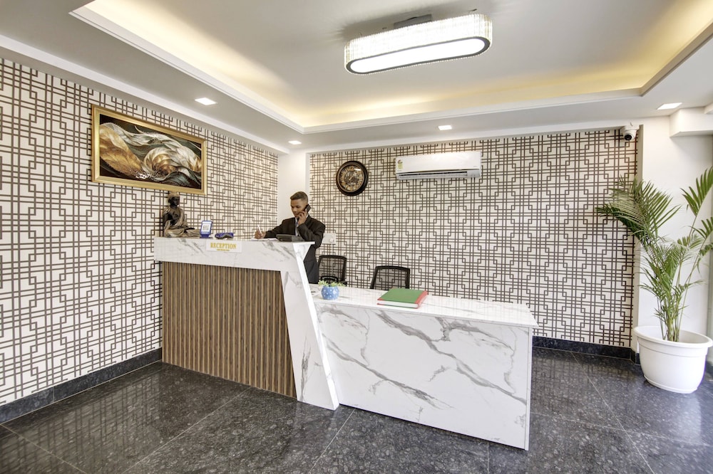 lime wood stay near huda city centre