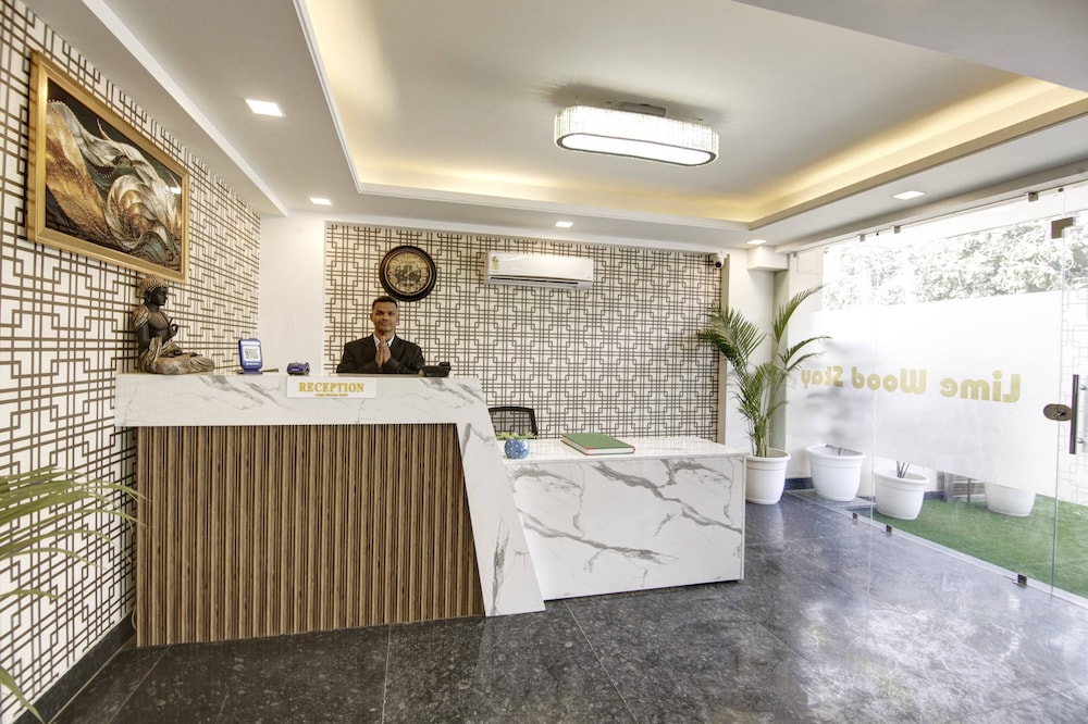 lime wood stay near huda city centre