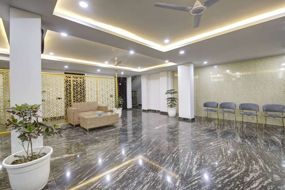 lime wood stay near huda city centre